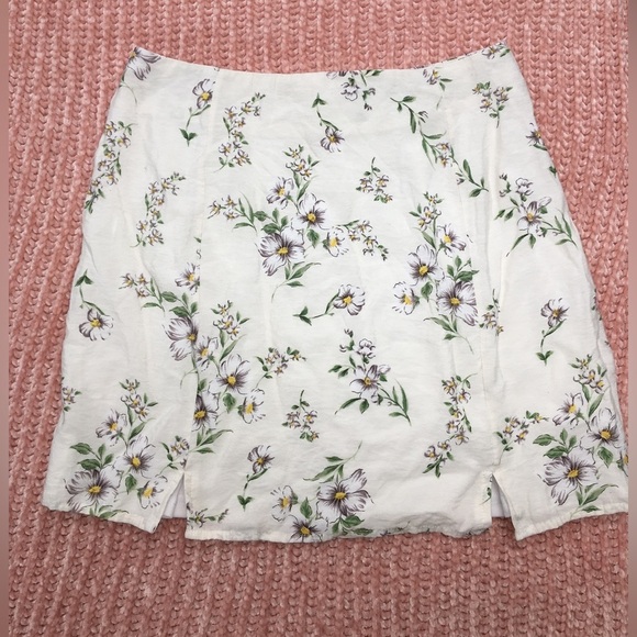 Nasty Gal Dresses & Skirts - NWOT Nasty Gal White Purple Floral Mini Skirt size 6​​